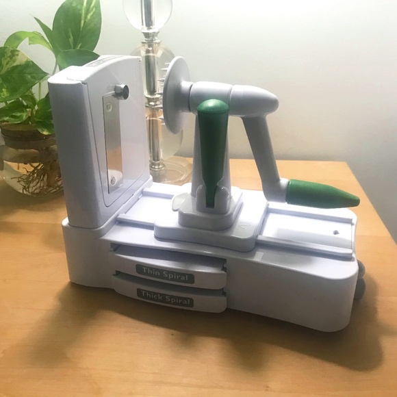 VeggittiPro Spiralizer - Picture 1 of 8